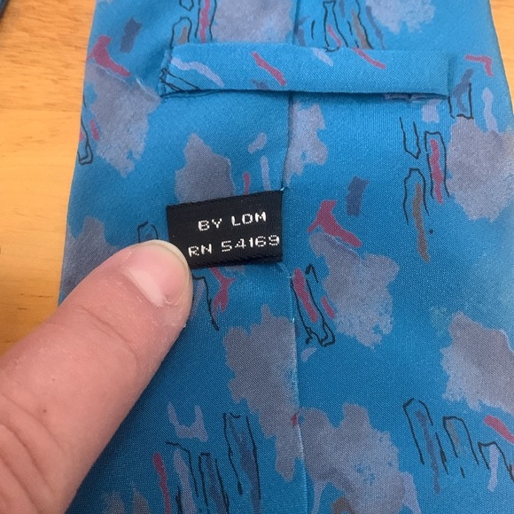 Mondo Uomo 100% silk Tie hand made in Italy 56" teal w/ abstract design EUC - Picture 6 of 9